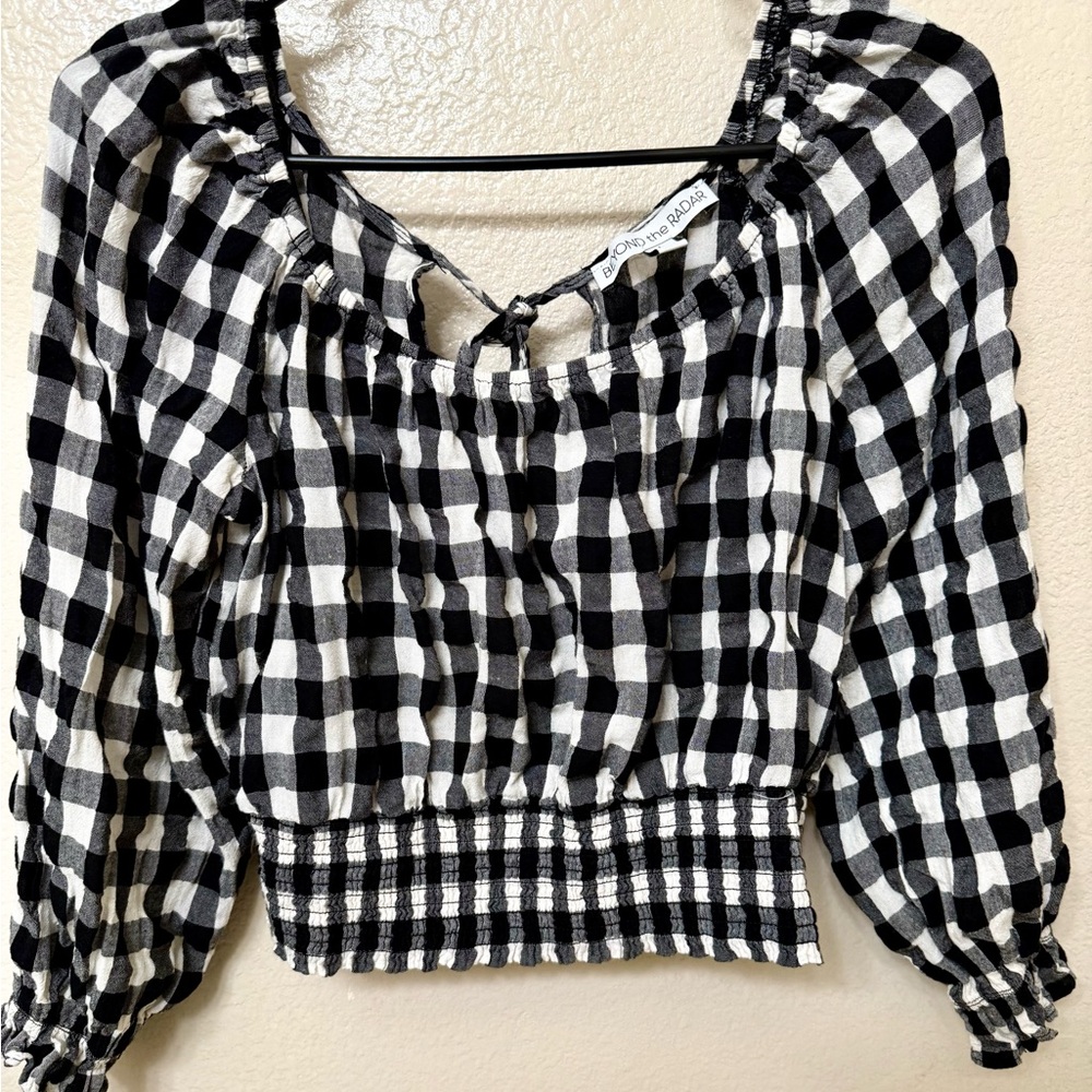 Beyond the radar Black and White plaid Puff Sleeve cropped open back Blouse